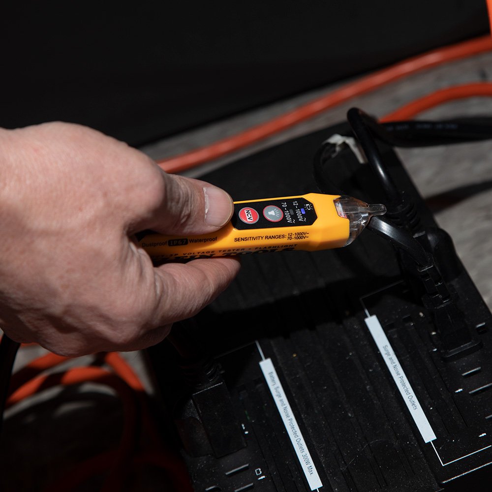 Probador de voltaje sin contacto de doble rango de 12-1000 V CA NCVT3P KLEIN TOOLS