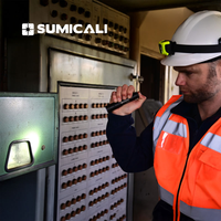 Linterna USB MEGASTREAM® Recargable de 1800 Lúmenes Alimentada por Batería SL-B34® - Streamlight