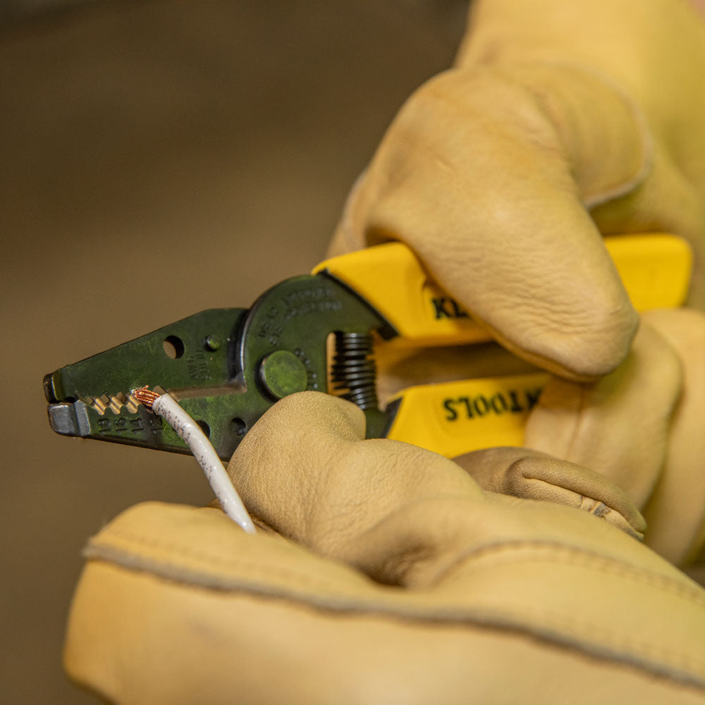 Pelacables/cortacables (cable sólido de 10-18 AWG) Klein Tools 11045
