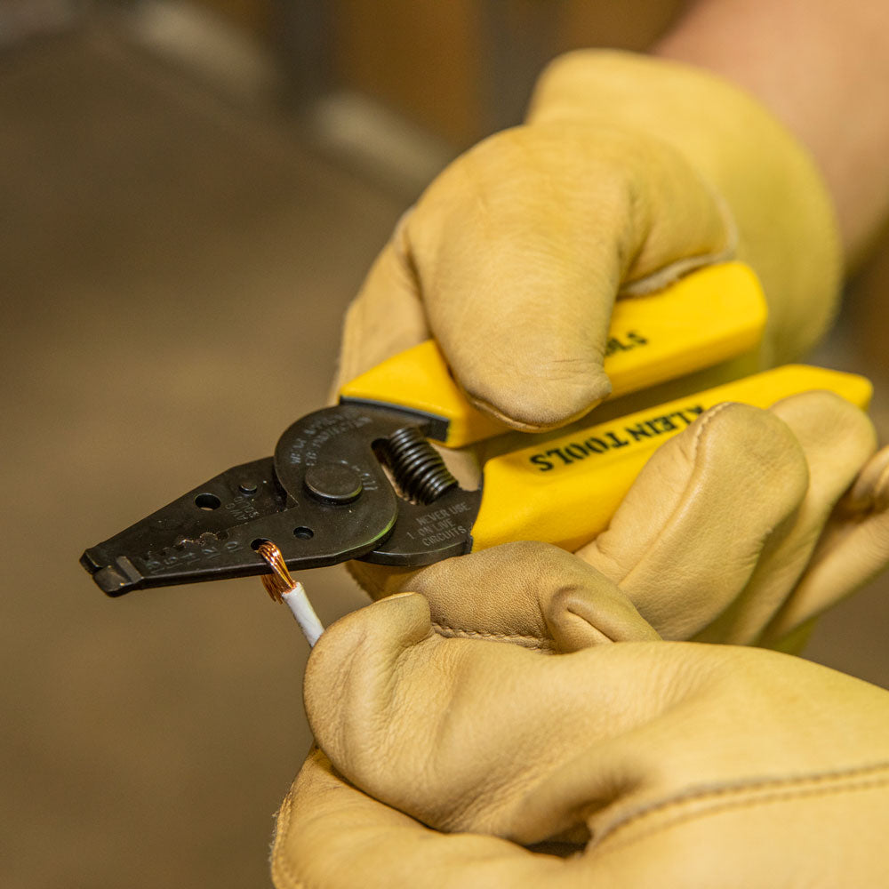 Pelacables/cortacables (cable sólido de 10-18 AWG) Klein Tools 11045